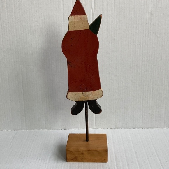 Vintage 1983 wood carved painted Santa Christmas tree on pedestal - Picture 4 of 11